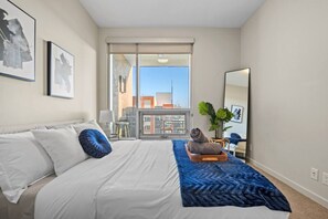 2 bedrooms, iron/ironing board, free WiFi, bed sheets - Heart of Downtown | 2Bed 2Bath | Free Parking | AC (Calgary)