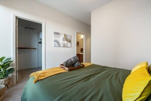 2 dormitorios, tabla de planchar con plancha, wifi gratis y ropa de cama