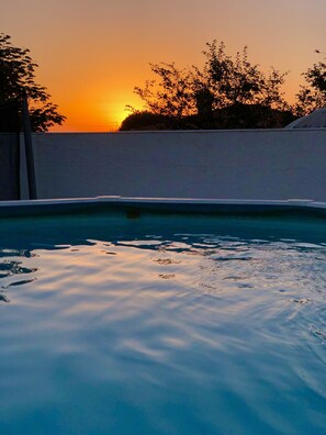 حمّام سباحة خارجي