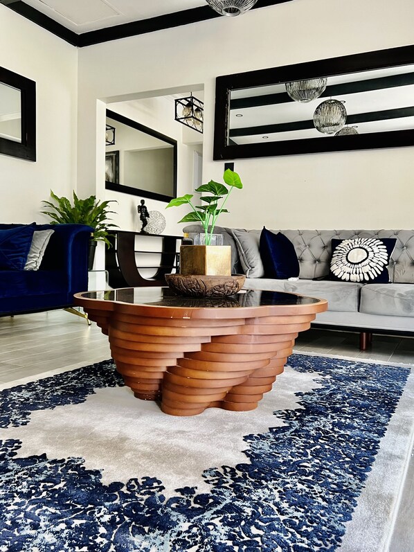 Presidential Apartment | Egyptian cotton sheets, premium bedding, down comforters - 24 On Basil Boutique Luxury Hotel (Randburg)