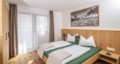 Zum Sonnentor - Appartement Larix 2' avec vue sur les montagnes, balcon et Wi-Fi