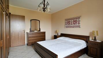 2 sovrum, strykjärn/strykbräda, gratis wi-fi och sängkläder