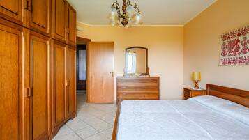 2 camere, ferro/asse da stiro, Wi-Fi gratuito, lenzuola