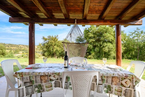 Ferienhaus "La Collina Degli Ulivi" mit Meerblick, privater Terrasse und WLAN