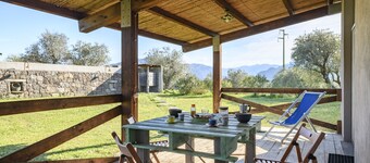 Studio Apartment "Naramanue 2" with Mountain View, Private Terrace & Wi-Fi