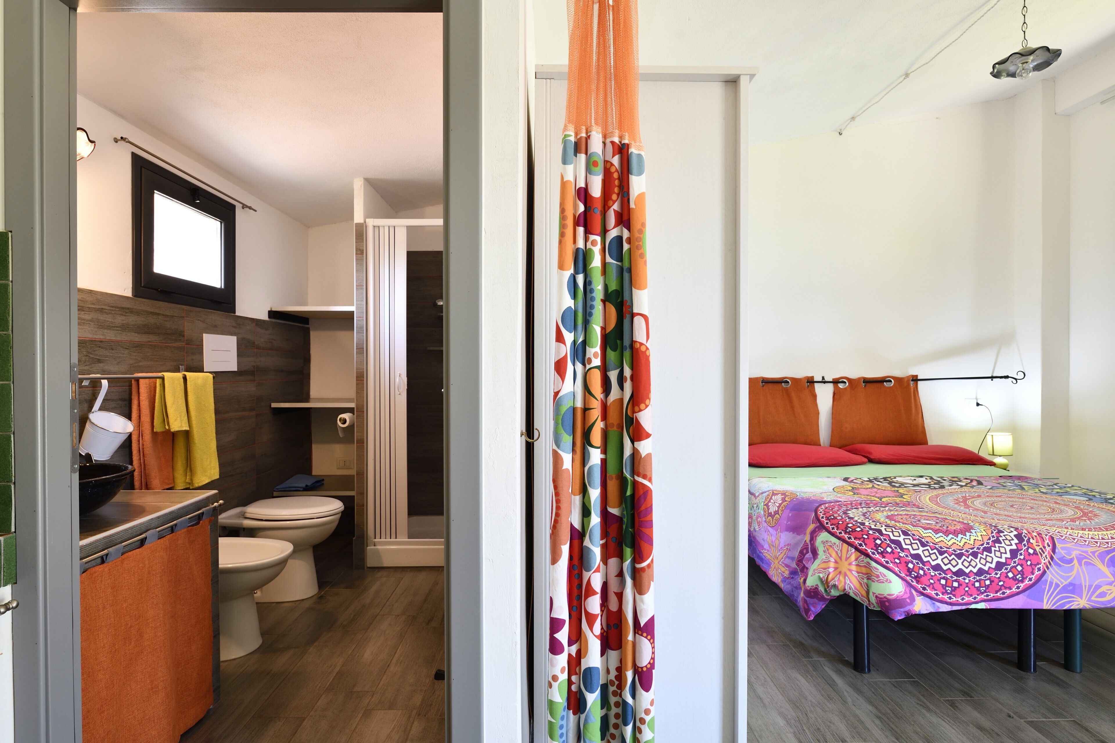 Free WiFi, bed sheets