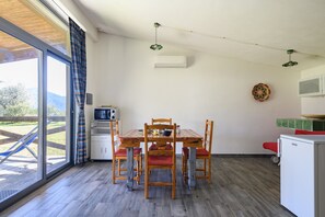 Dining - Studio Apartment "Naramanue 1" with Mountain View, Private Terrace & Wi-Fi (Dorgali)