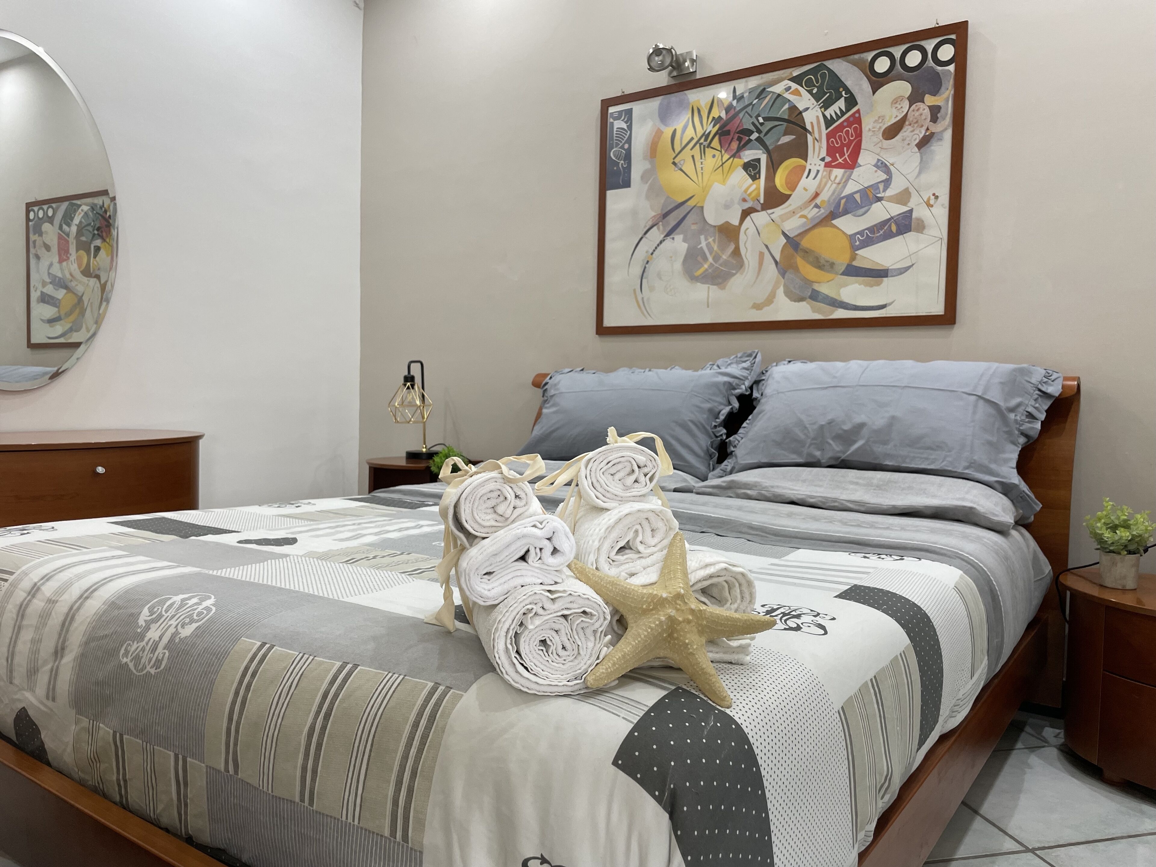 4 Schlafzimmer, Zimmersafe, Schreibtisch, Bügeleisen/Bügelbrett