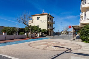 Exterior - Holiday Apartment 'Fuoco' with Sea View & Balcony (Follonica)