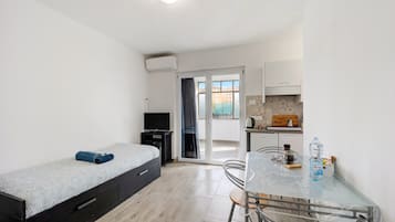 1 bedroom, iron/ironing board, free WiFi, bed sheets