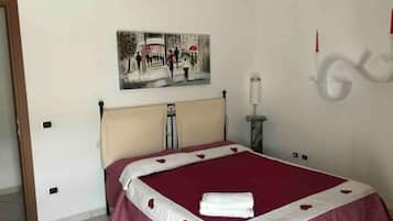 2 bedrooms, in-room safe, iron/ironing board, travel cot
