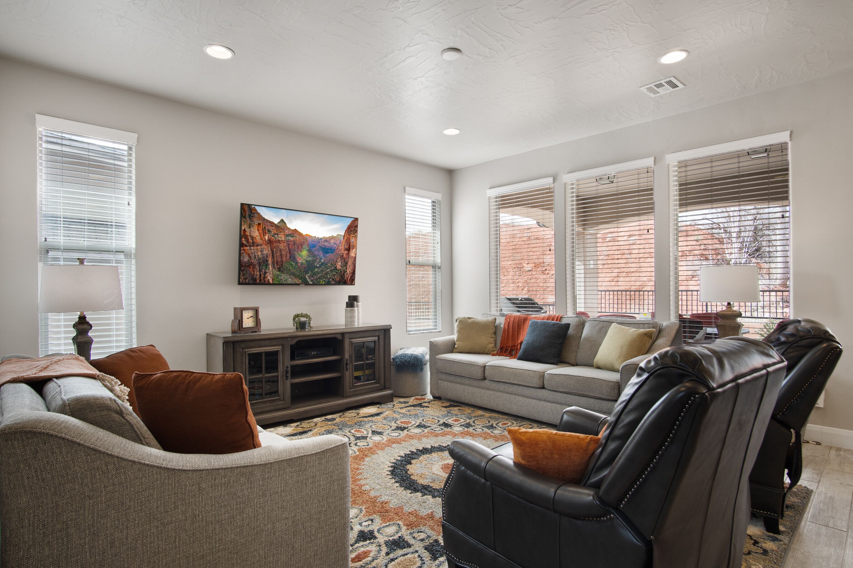 Townhome, Multiple Beds, Hot Tub, Garden View | Living area | 40-inch TV with digital channels