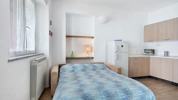 1 bedroom, iron/ironing board, free WiFi, bed sheets