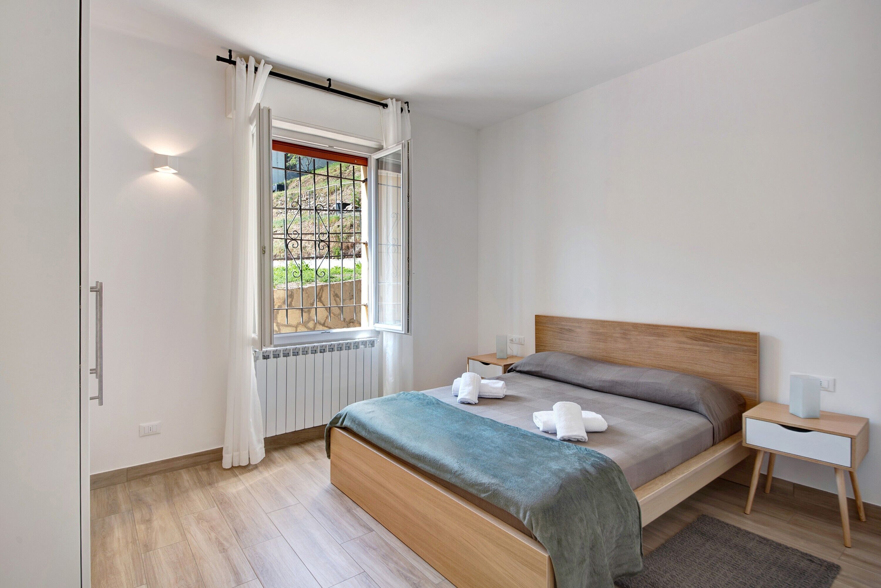 2 habitaciones, tabla de planchar con plancha y wifi gratis 