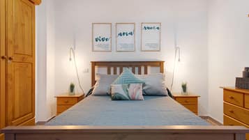 1 slaapkamer, een strijkplank/strijkijzer, gratis wifi, beddengoed