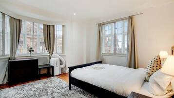 3 chambres, bureau, fer et planche à repasser, Wi-Fi