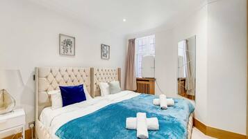 3 bedrooms, iron/ironing board, WiFi, bed sheets