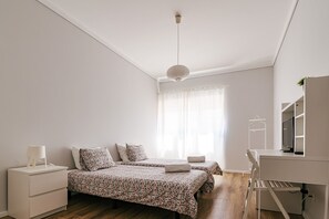 2 室のベッドルーム、WiFi (無料)、ベッドシーツ