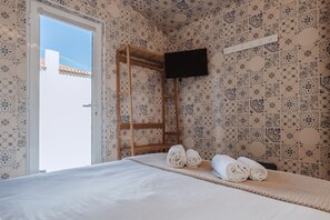 1 bedroom, free WiFi, bed sheets