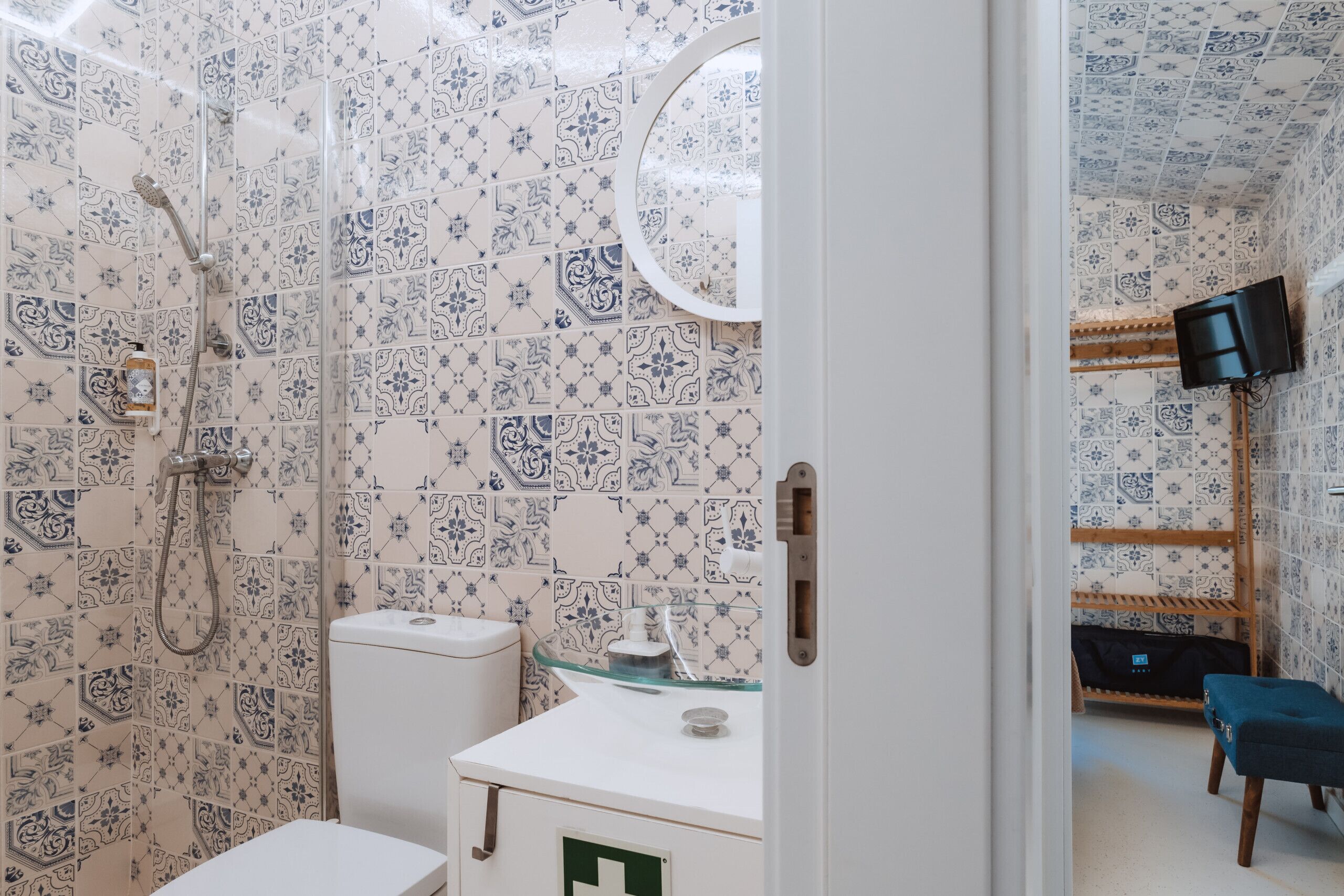 Shower, towels, soap, shampoo