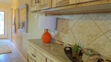 Rom, 1 soverom | Eget kjøkken | Kjøleskap, ovn og kaffetrakter/tekoker