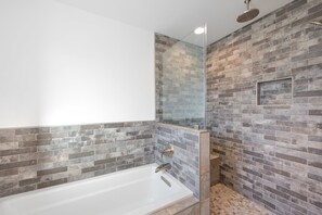 House, 3 Bedrooms | Bathroom | Towels - Of Wine & Gods - Hot Tub, Bbq And Fire Pit! 3 Bedroom Home by RedAwning (Joshua Tree)