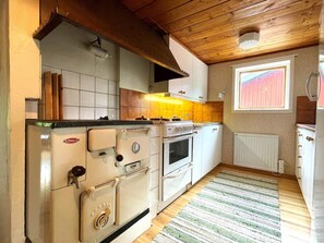 House | Private kitchen - 4 Star Holiday Home in Ulrika (Ulrika)