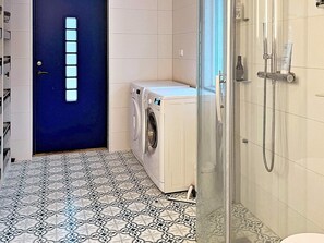 House | Bathroom