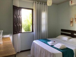 Standard Room | Minibar, iron/ironing board, free WiFi, bed sheets