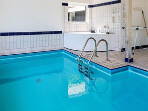 Casa | Piscina | Piscina interna, piscina externa