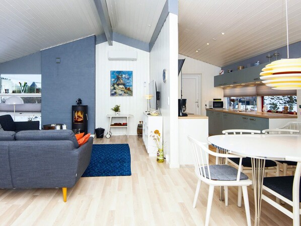 House | Dining
