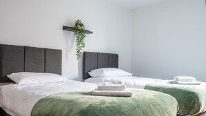 Room - Chapel Lodge by Tŷ SA (Newport)