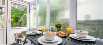 Chapel Lodge by Tŷ SA