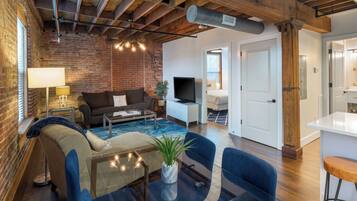 Condo, 1 giường cỡ queen và sofa giường, lò sưởi | Khu ăn uống