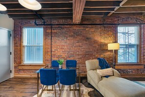 Condo, 1 Queen Bed with Sofa bed, Fireplace | Interior