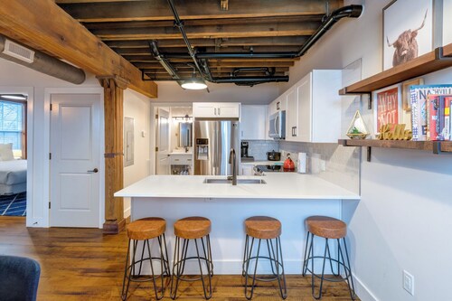 Contemporary Nashville at The 1865