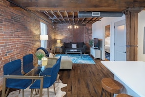 Condo, 1 Queen Bed with Sofa bed, Fireplace | Dining