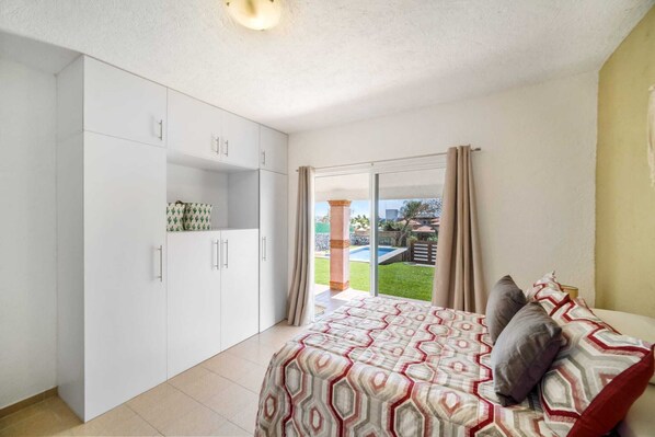 3 bedrooms, iron/ironing board, WiFi