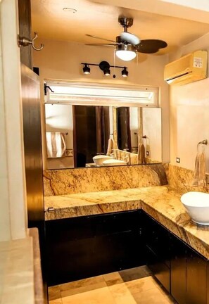 Casa familiar | Baño | Toallas
