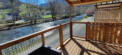 5-person comfort lodge by the river