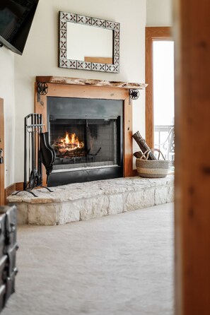 Interior - Lake Travis Waterfront Retreat (Leander)