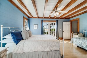 Hus, flere senger, peis | 3 soverom, wi-fi (inkludert) og sengetøy