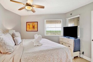 Iron/ironing board, travel cot, WiFi - GulfSide Oasis-On The Beach (Pensacola)