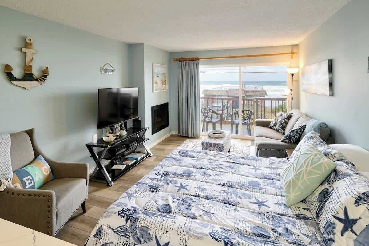 Televisión, reproductor de DVD, mesa de ping pong