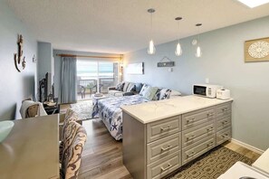 Interior - Cozy Oceanfront Condo - Ground Floor - Fireplace! (Lincoln City)