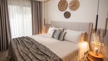 Deluxe Suite, 1 Bedroom, Private Pool | Hypo-allergenic bedding available, in-room safe, soundproofing