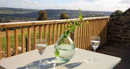 Stunning location close to city centre - Pass the Keys