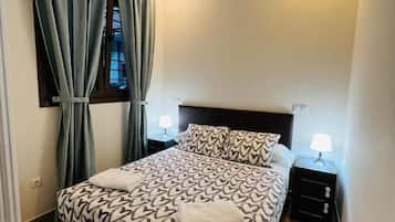 Basic Double Room | Free WiFi, bed sheets