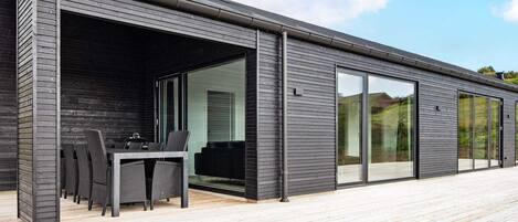 House | Outdoor dining