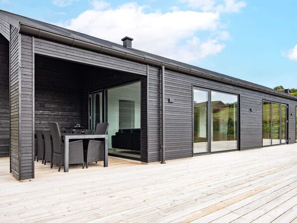 House | Outdoor dining